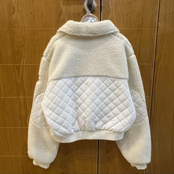 Alo Yoga Sherpa Edge Bomber Color White - Picture 3 of 11